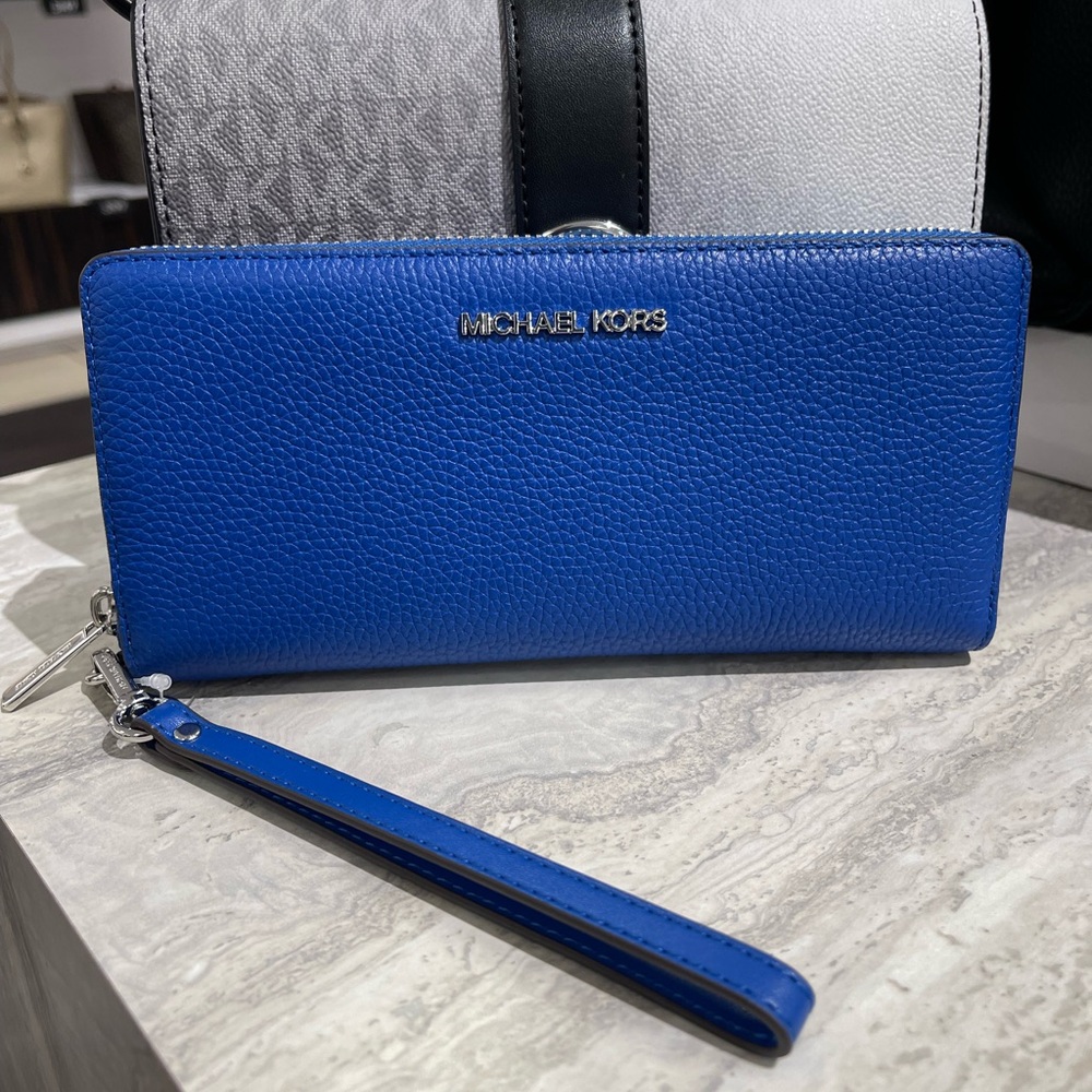 MICHAEL KORS Lg Pebbled Leather Continental Wallet Wristlet Phone 
Galaxy Blue - Picture 5 of 16